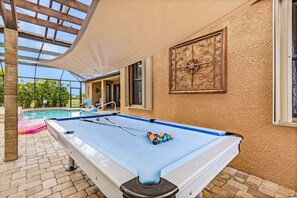 Terrace/patio - Outdoor Pool Table and Ping Pong Table, Heated Pool - Villa Terrapin - Roelens Vacations (Cape Coral)