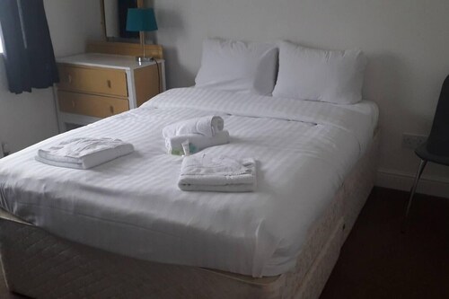 Homely 4-bed House in Manchester