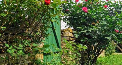 1-Bed Cottage Sleeps 4 - Pets Welcome