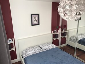 1 chambre, fer et planche à repasser, accès au Wi-Fi (inclus)