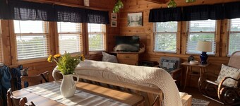 Cozy cottage, steps from the beach.