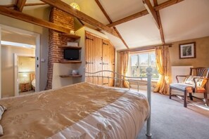 2 bedrooms, iron/ironing board, Internet, bed sheets - Church Cottage (CA), Castle Acre, Norfolk (Castle Acre)