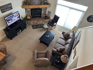 Télévision, cheminée