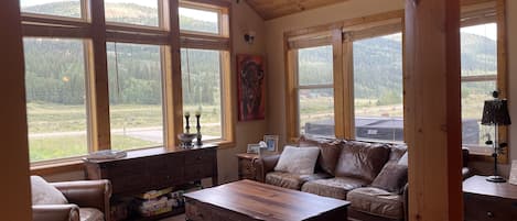 Smart TV, reproductor de DVD, libros