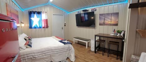 1 Schlafzimmer, Schreibtisch, WLAN, Bettwäsche
