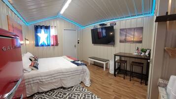 1 sovrum, skrivbord, wi-fi och sängkläder