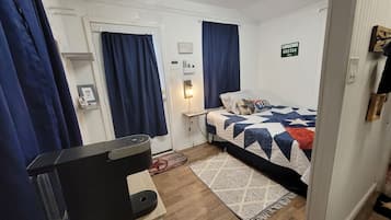 WiFi, bed sheets