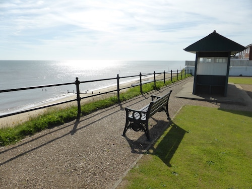 Paddock Bungalow is the perfect retreat for those seeking a quiet break in the stunning North Norfol