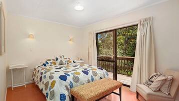 2 bedrooms, iron/ironing board