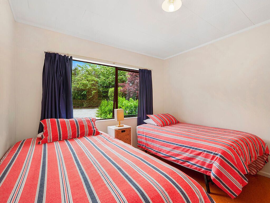 2 bedrooms, iron/ironing board