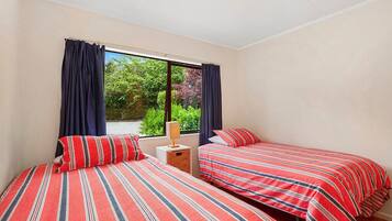 2 bedrooms, iron/ironing board