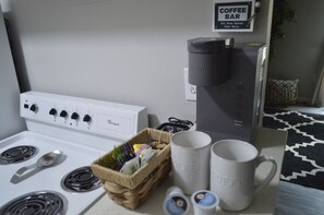 Interior - NATE- COZY 1BDRM STUDIO WITH HBO MAX & HS INTERNET (Lubbock)