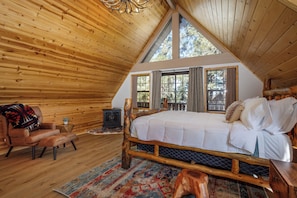 4 bedrooms, iron/ironing board, travel crib, free WiFi - 🐻FamilyCabin🍿TheaterRoom🎱GameRoom🔋EVCharger 🐶PetFriendly (Big Bear)