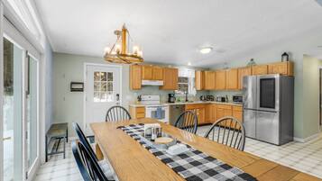 House (Cardinals Perch) | In-room dining