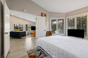 3 habitaciones, escritorio, tabla de planchar con plancha y wifi gratis