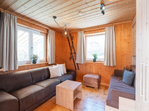 TV - Beautiful chalet in Saalbach-Hinterglemm (Saalbach-Hinterglemm)