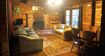 Mountain cabin with kitchen, 0.4 mi to the Nisqually Entrance - Mt. Rainier Gate