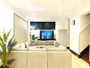 42-inch flat-screen TV with satellite channels, TV - SHUNNO ASINOKO (Hakone)