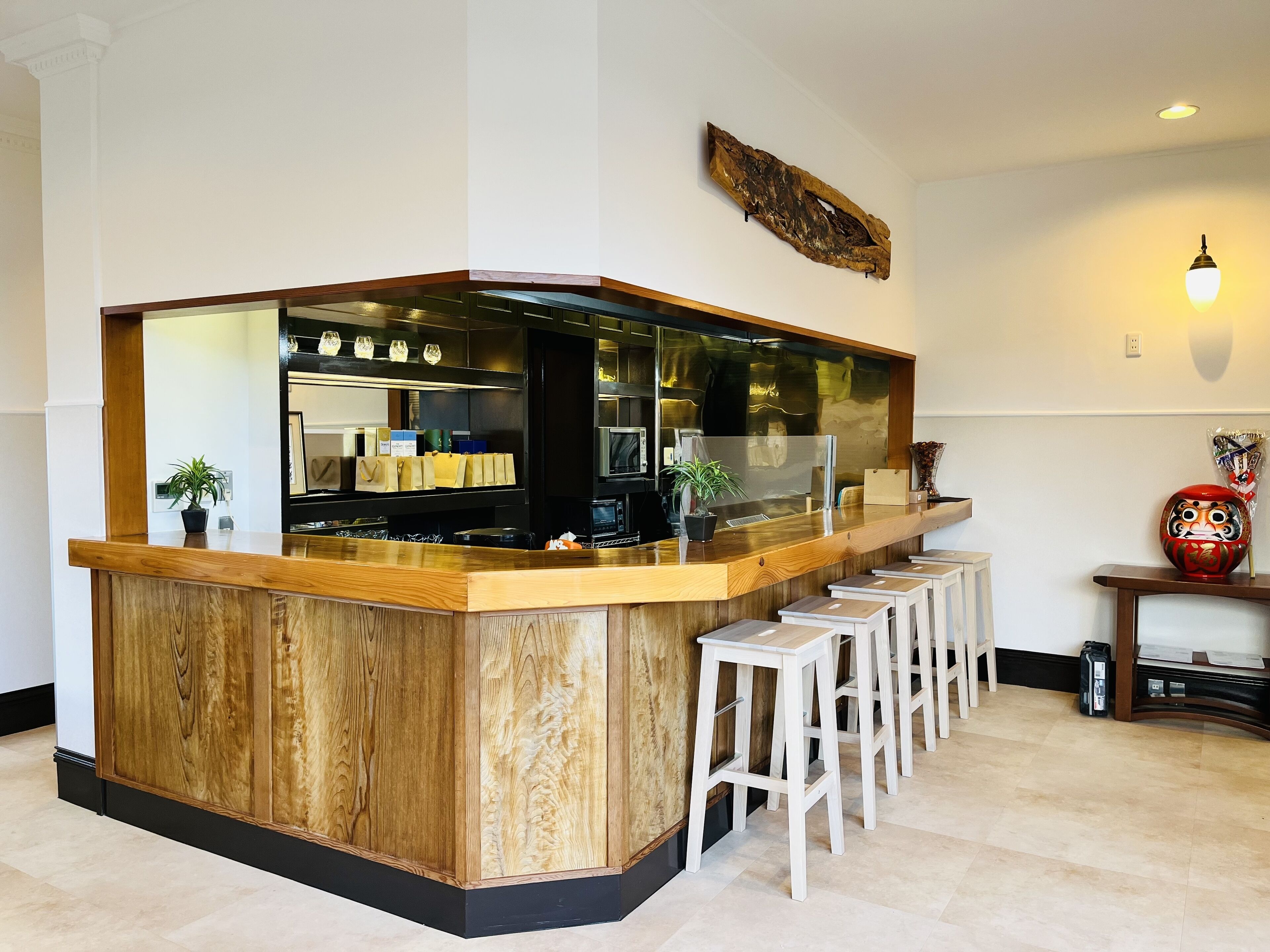 ตู้เย็น, ไมโครเวฟ, กาต้มน้ำไฟฟ้า, เครื่องครัว/จาน/ช้อนส้อม