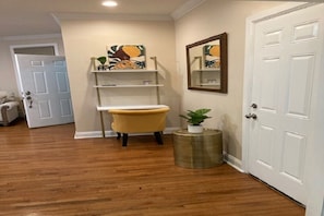 Interior - Apt with utilities, wifi, a compact parking space, & on-site laundry near NYC! (Bayonne)