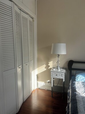 2 bedrooms, desk, free WiFi, bed sheets