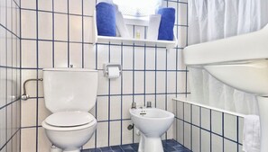 Bathtub, hair dryer, bidet, towels - Sa Turret 4 (Cala Blanca)