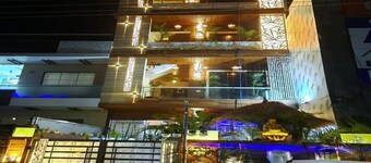 Urban homestay 8bhk individual rooms-swimming pool, projector,table tennis 