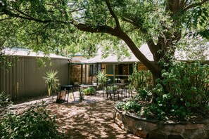 Terrace/patio - Escape & Step Back in Time. Spa Wood Fire 4 Poster Bed! Mintaro Hideaway Scholar (Mintaro)