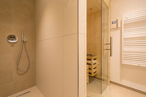 Douche, serviettes fournies