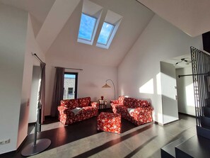 Unclassified image, 3 of 27, button