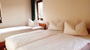 2 bedrooms, WiFi - Apartment 01 in Haus Wizlaw - Apartment 1 in Haus Wizlaw with balcony (Sellin)