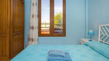 3 makuuhuonetta, silitysrauta/-lauta, ilmainen Wi-Fi, vuodevaatteet