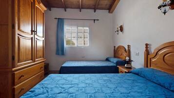 1 bedroom, iron/ironing board, free WiFi, bed sheets