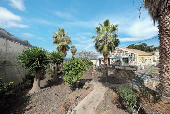Property grounds - Vacation Home 'El Cardon A1' with Sea View, Private Terrace and Wi-Fi (Buenavista del Norte)