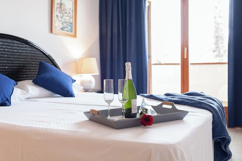 "La Marinera Beach House" with Terraces, Shared Pools & Wi-Fi