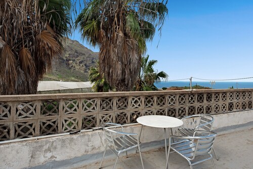 Country House 'El Cardon A2' with Sea and Mountain Views, Terrace and Wi-Fi