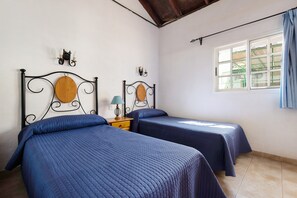 2 slaapkamers, een strijkplank/strijkijzer, gratis wifi, beddengoed