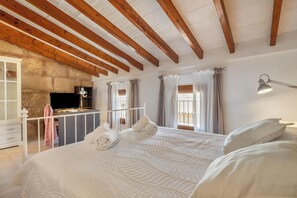 3 dormitorios, tabla de planchar con plancha, wifi gratis y ropa de cama