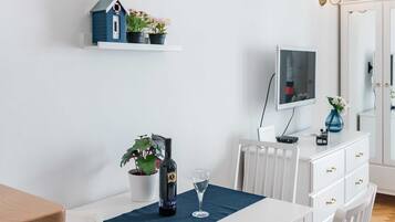 Studio (Studio Apartment with Balcony) | Intérieur