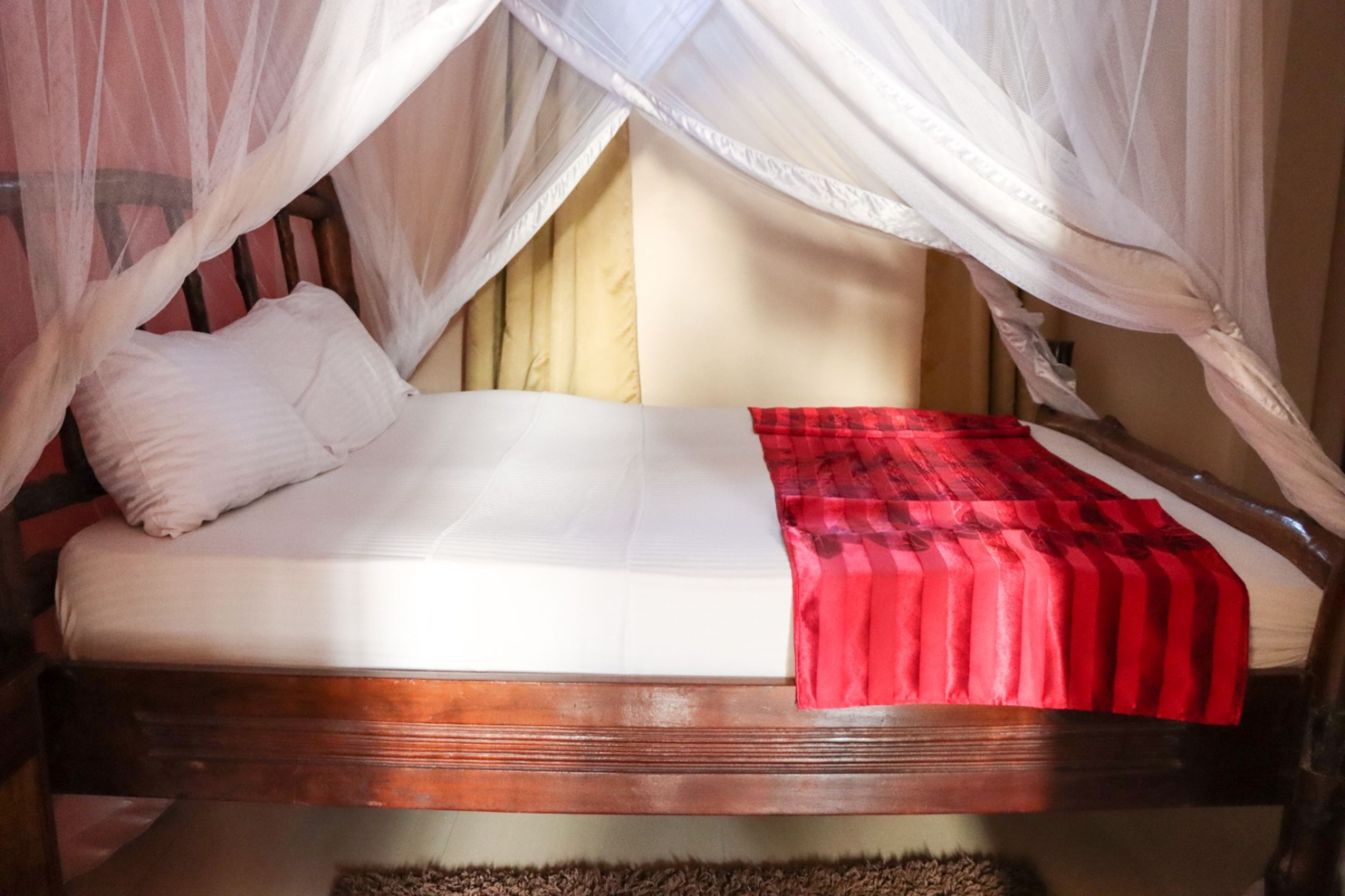 1 bedroom, bed sheets