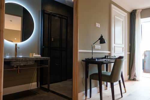Double or Twin Room with Terrace | Premium bedding, pillowtop beds, minibar, in-room safe