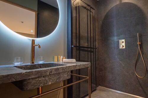 Double or Twin Room with Terrace | Bathroom
