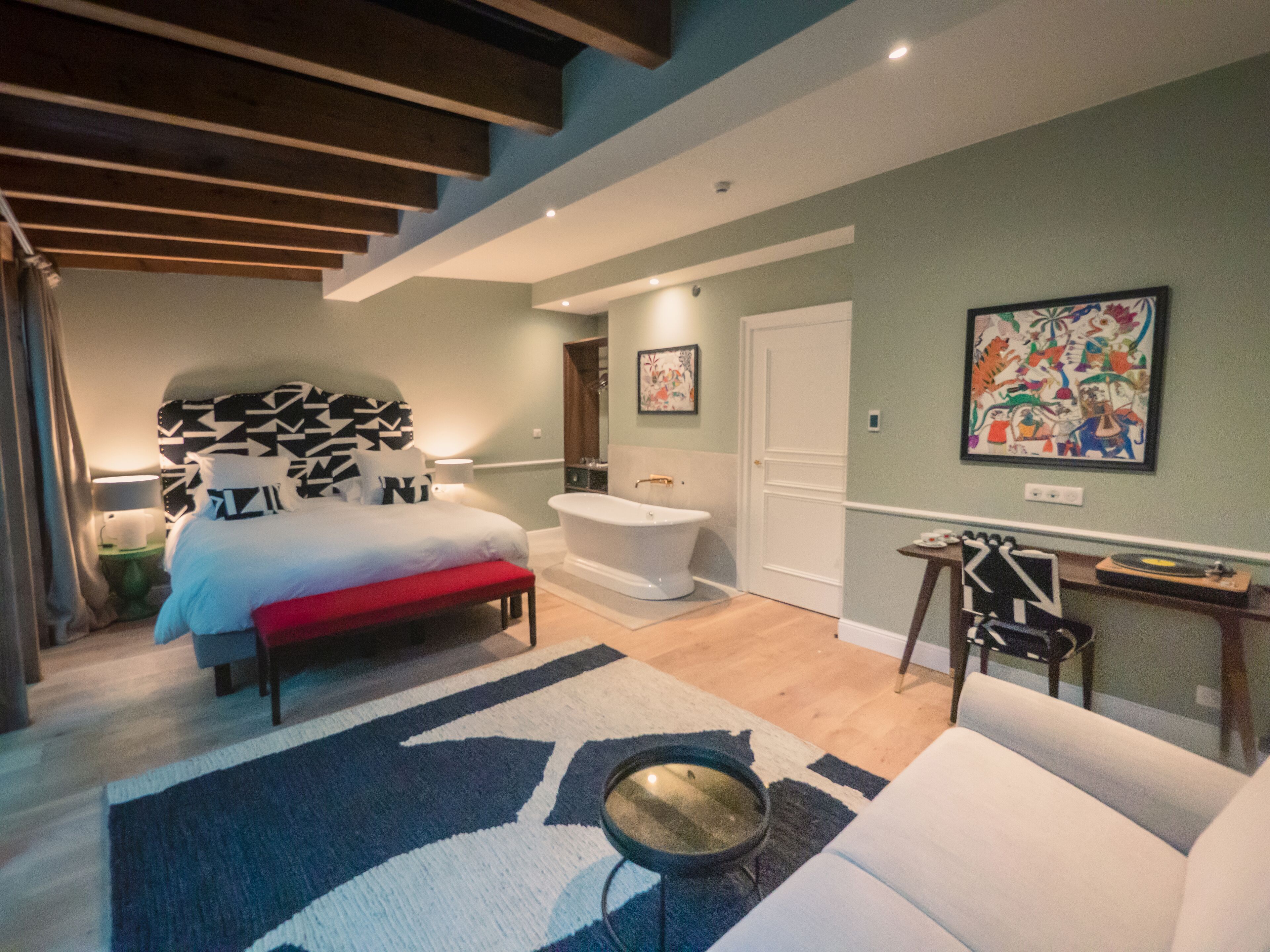 Literie de qualité supérieure, surmatelas, minibar