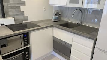Microones, forn, placa de cuina i rentaplats