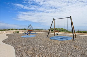 Children’s area - Aldinga Rose - Aldinga Beach - C21 SouthCoast Holidays (Aldinga Beach)