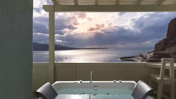 Exclusive Studio Suite, 1 Queen Bed, Hot Tub, Sea View | View from room