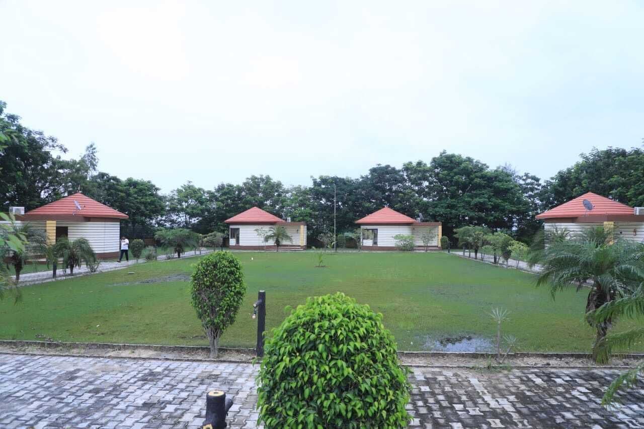 Standard Double Room, 1 Queen Bed | In-room safe, desk, laptop workspace, free WiFi