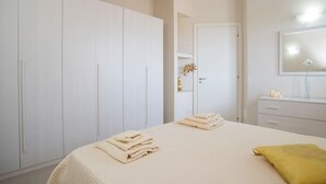 2 多间卧室、床单