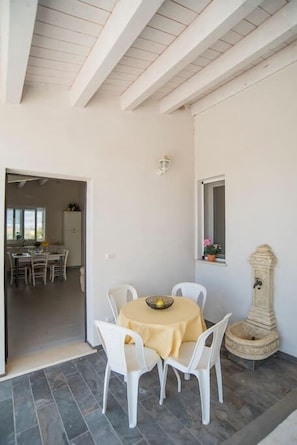 Exterior - VIlla White (Avola)