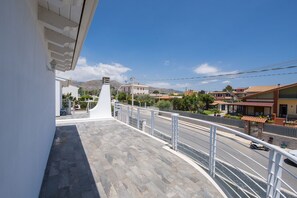 Villa | Vue sur la ville depuis l’hébergement